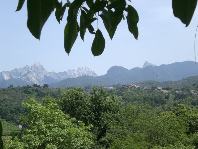 19_Vista_Apuane_e_dormiente 19_Vista_Apuane_e_dormiente