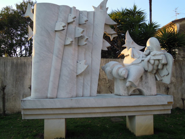 22_Statua_marmo_parcheggio