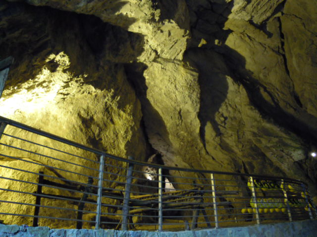 32_Equi_le_grotte