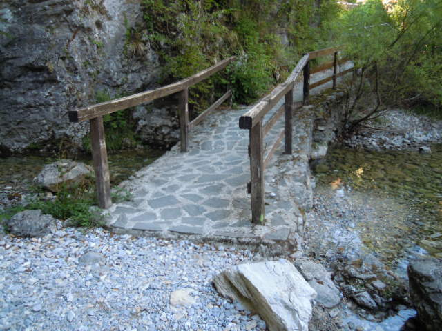 41_Equi_ponte_grotte