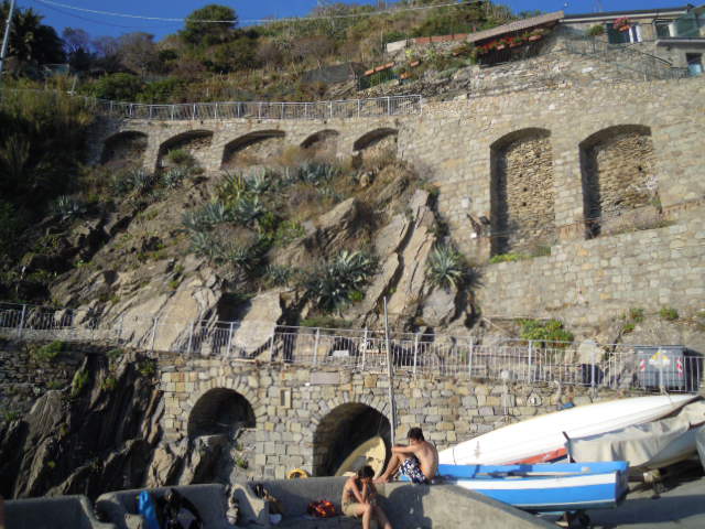 43_Manarola_muraglione