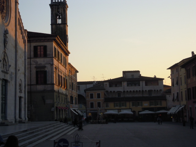 44_piazza_Duomo_sera_sx